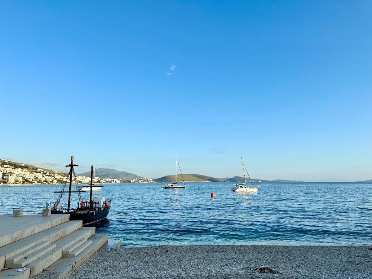 K&T Boulevard Studio Saranda Buitenkant foto
