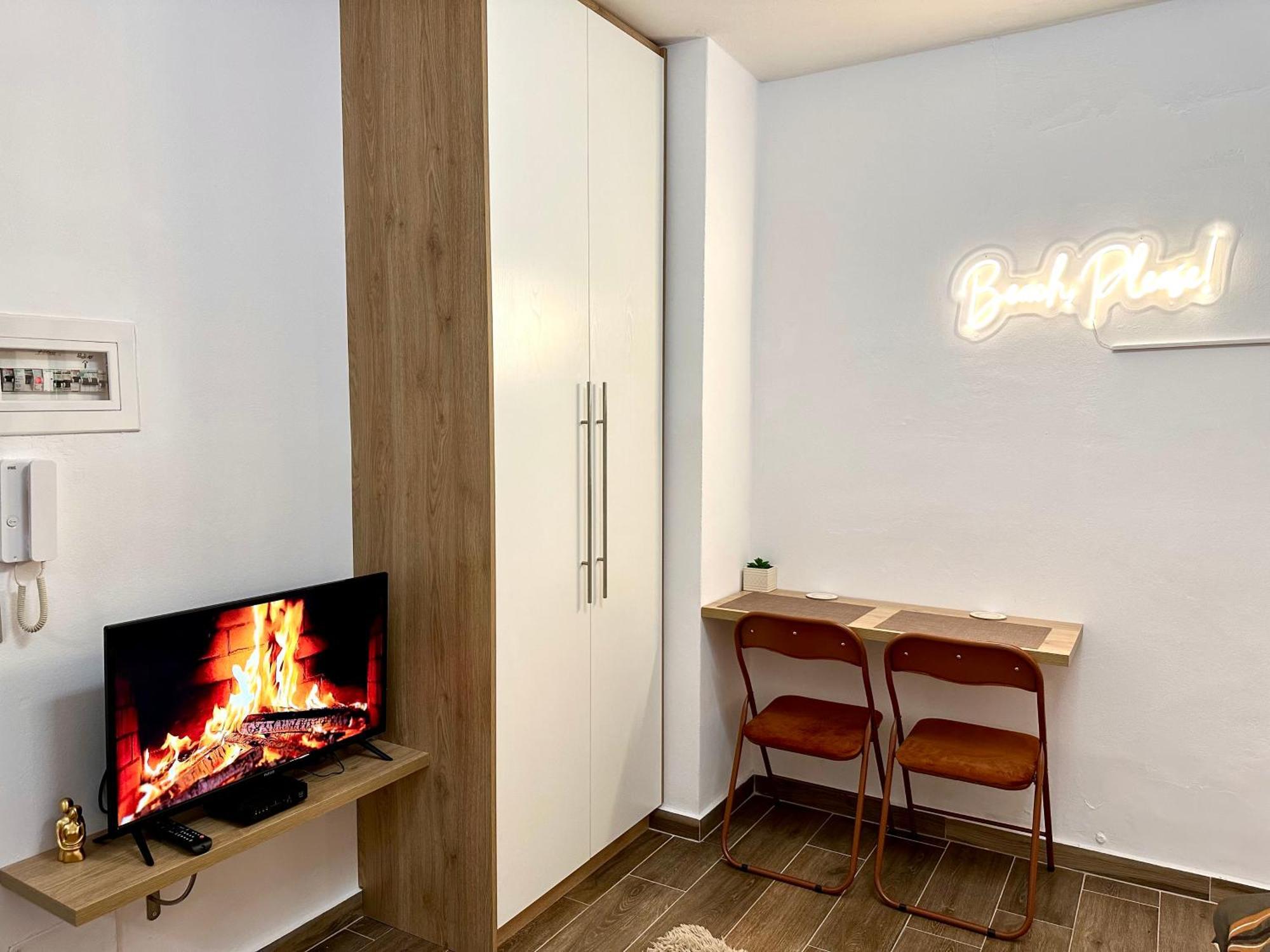 K&T Boulevard Studio Saranda Buitenkant foto