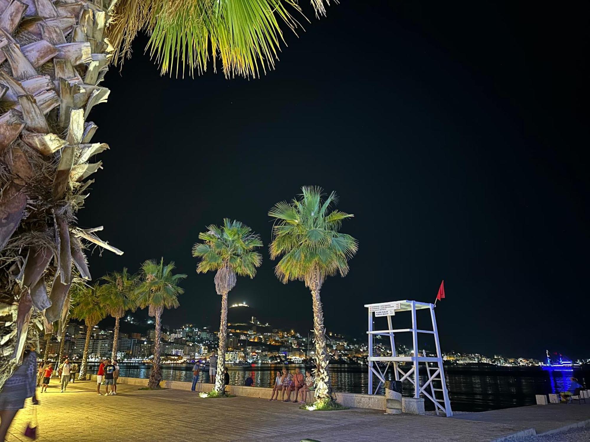 K&T Boulevard Studio Saranda Buitenkant foto